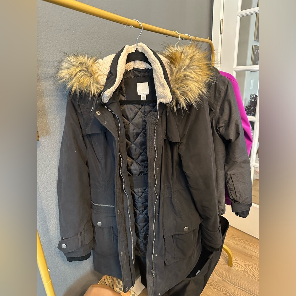 Women’s Halogen Navy Mid Length Coat with Faux Fur removable hood-size M